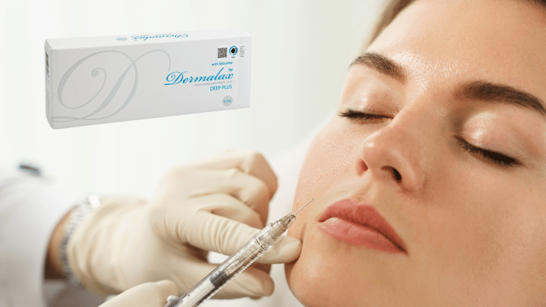 A medical practitioner injects a filler into the patient’s skin; Dermalax Deep Plus is an effective solution for facial skin concerns.